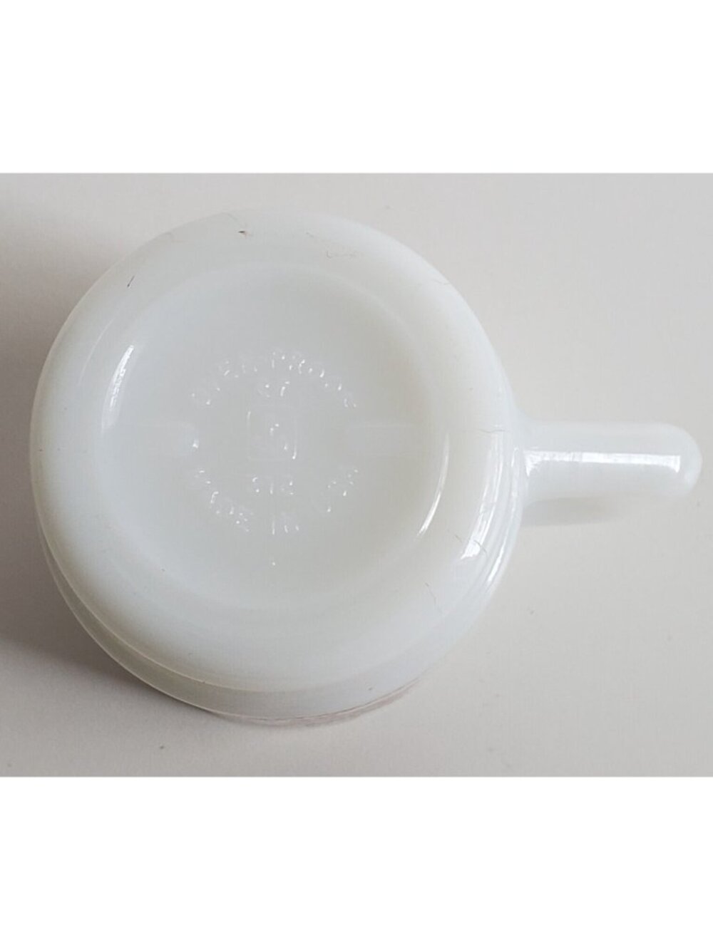Anchor Hocking Milk Glass Mug Red Hibiscus Flowers Floral Stackable Vintage - Picture 8 of 8